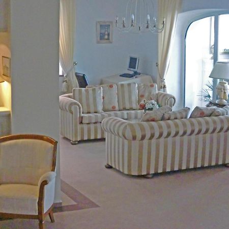 Hotel Am Yachthafen Waren  Eksteriør bilde