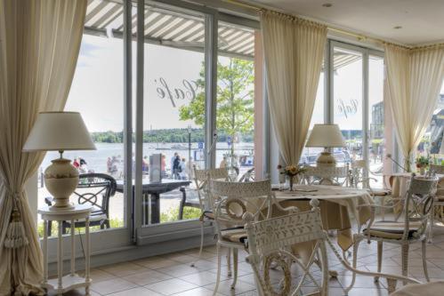 Hotel Am Yachthafen Waren  Eksteriør bilde