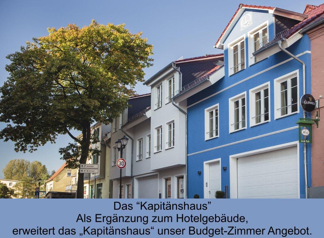 Hotel Am Yachthafen Waren  Eksteriør bilde