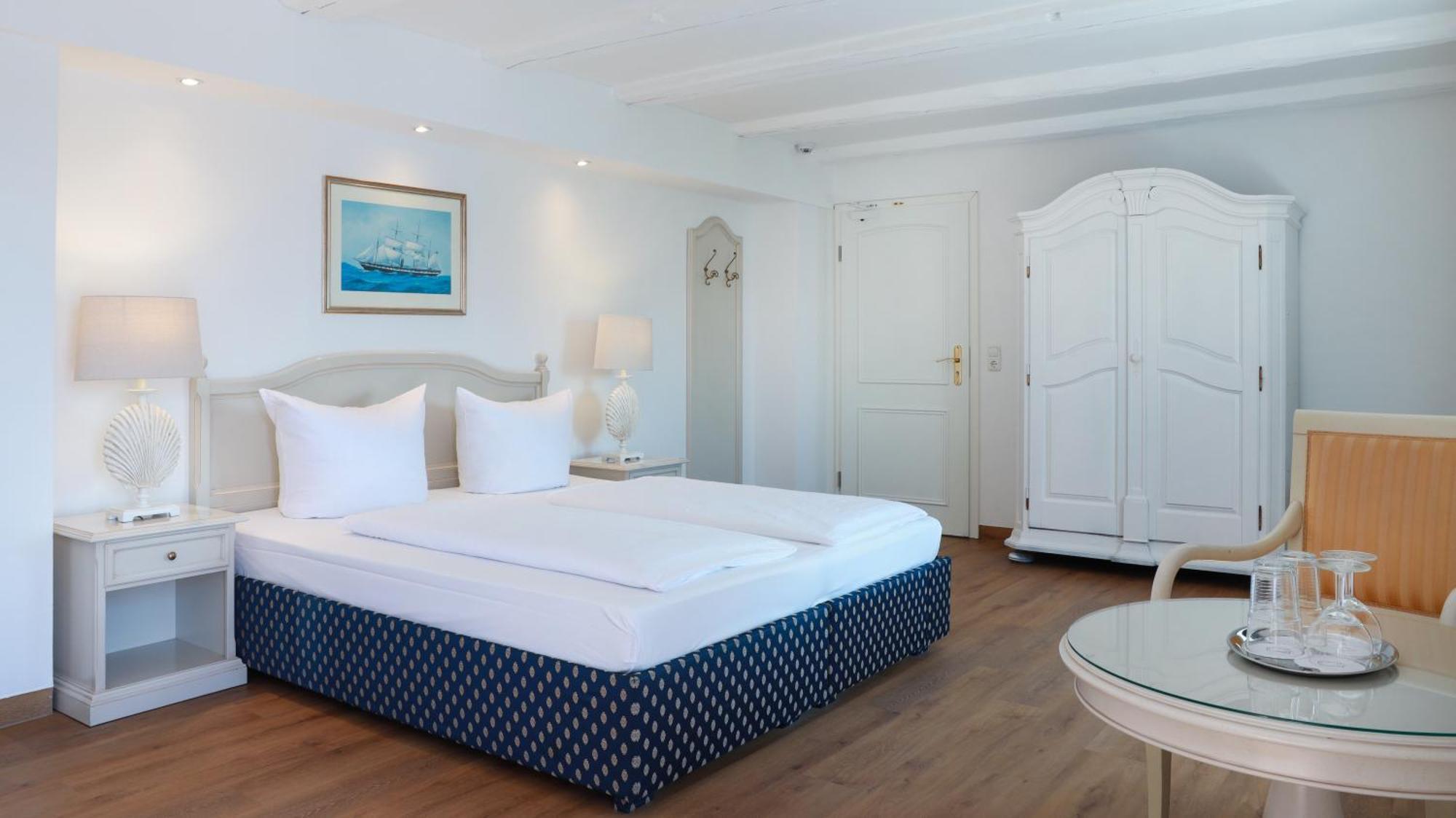 Hotel Am Yachthafen Waren  Eksteriør bilde
