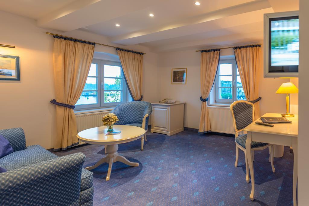 Hotel Am Yachthafen Waren  Eksteriør bilde