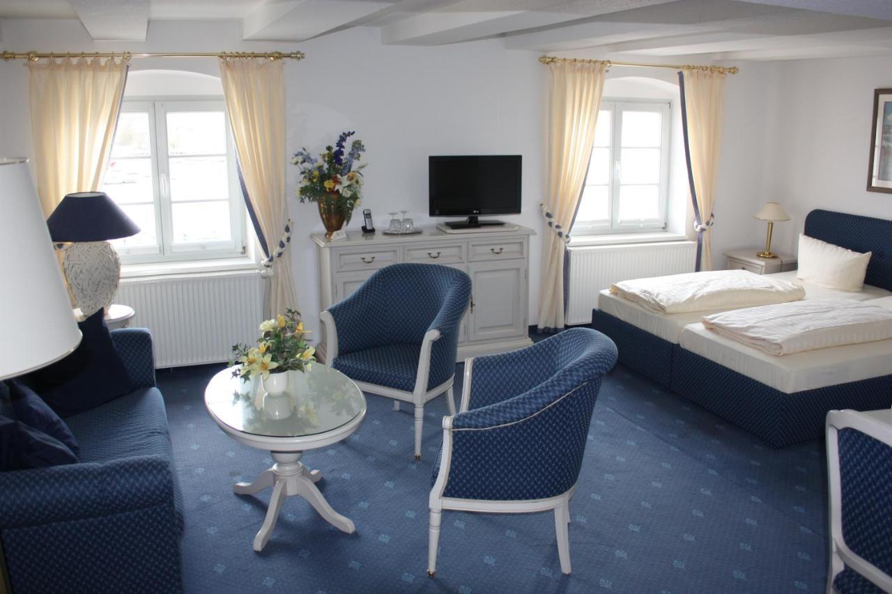 Hotel Am Yachthafen Waren  Rom bilde
